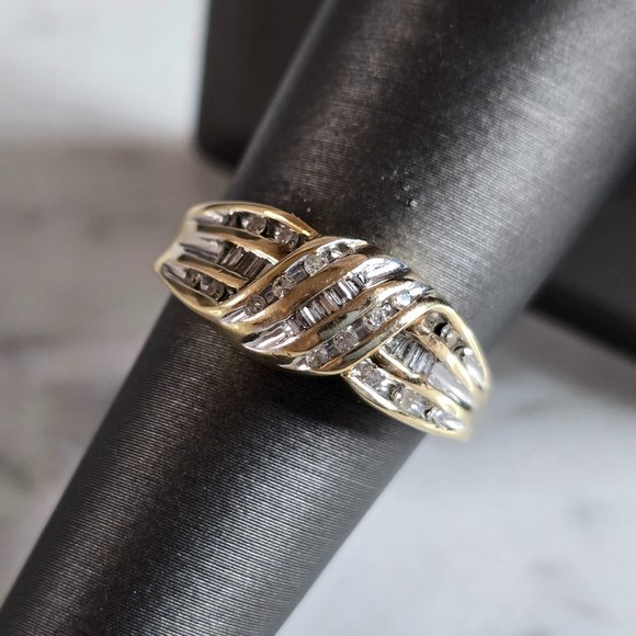 Womens Vintage Estate 10K Gold Diamond Cluster Ring 4.5g #E7217